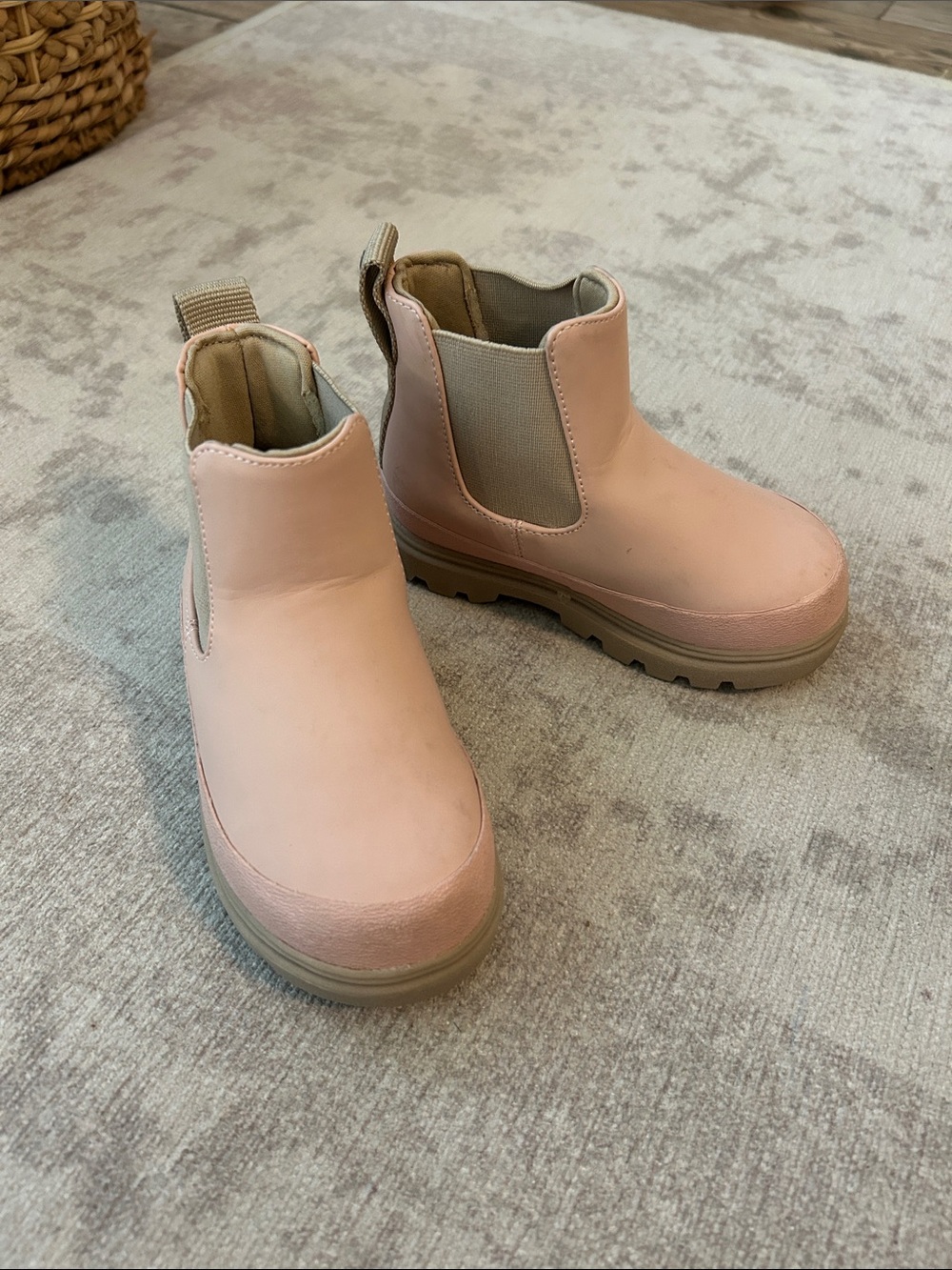 Like new native light pink Chelsea boots size c7